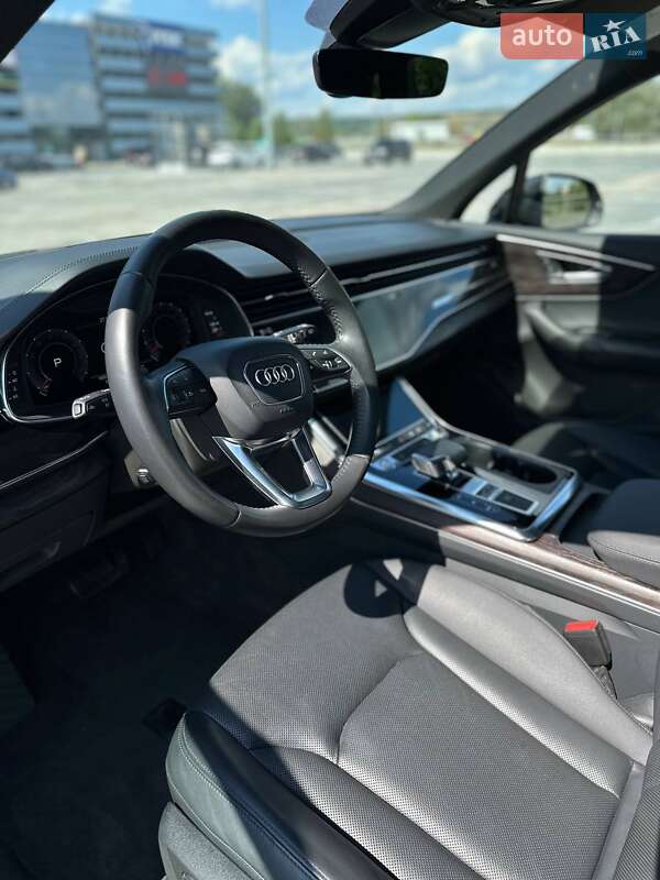 Позашляховик / Кросовер Audi Q7 2019 в Києві
