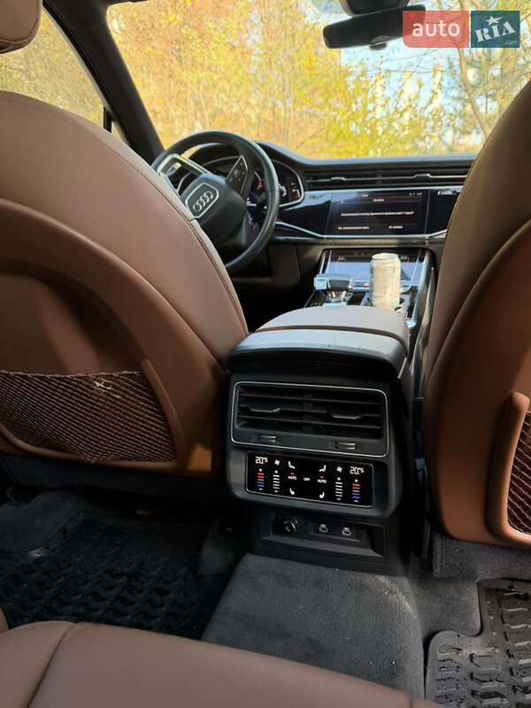 Внедорожник / Кроссовер Audi Q7 2021 в Киеве фото 23 Внедорожник / Кроссовер Audi Q7 2021 в Киеве