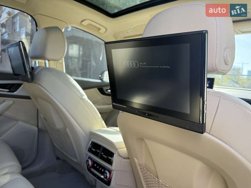 Внедорожник / Кроссовер Audi Q7 2016 в Киеве