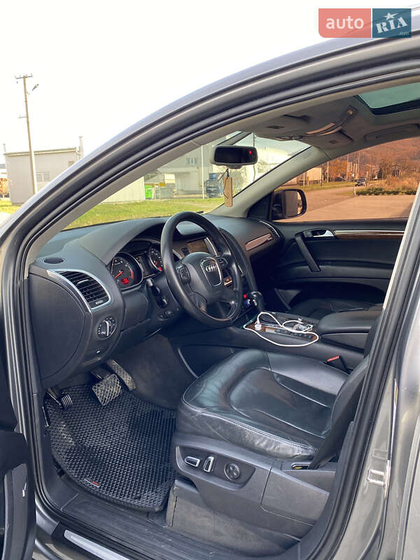 Позашляховик / Кросовер Audi Q7 2011 в Виноградові