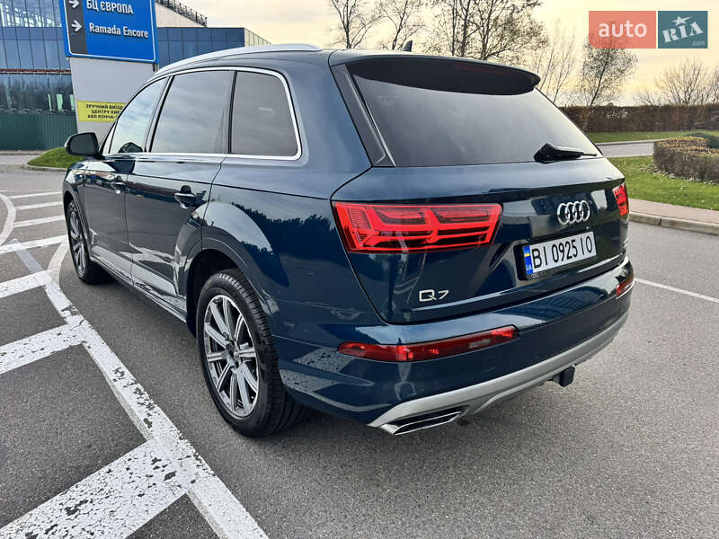 Позашляховик / Кросовер Audi Q7 2018 в Києві