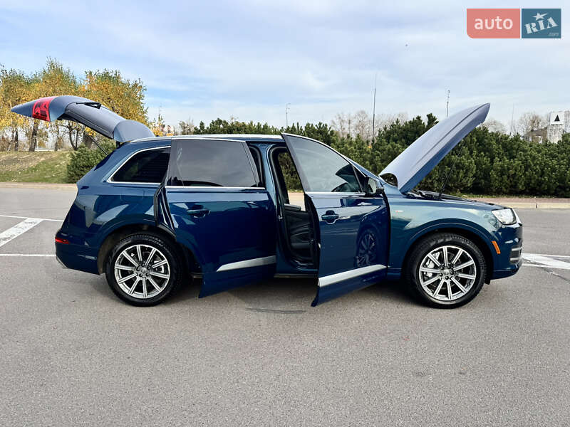Позашляховик / Кросовер Audi Q7 2018 в Києві