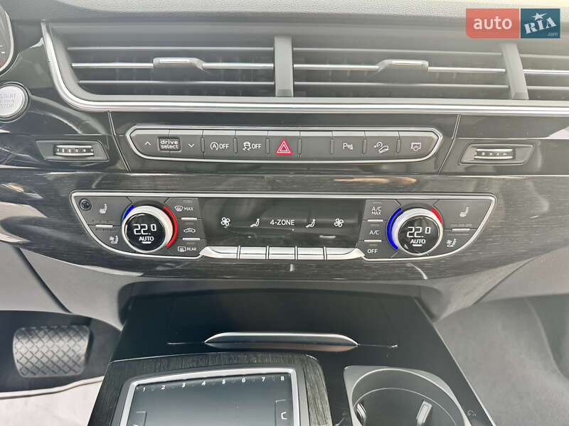 Позашляховик / Кросовер Audi Q7 2018 в Києві