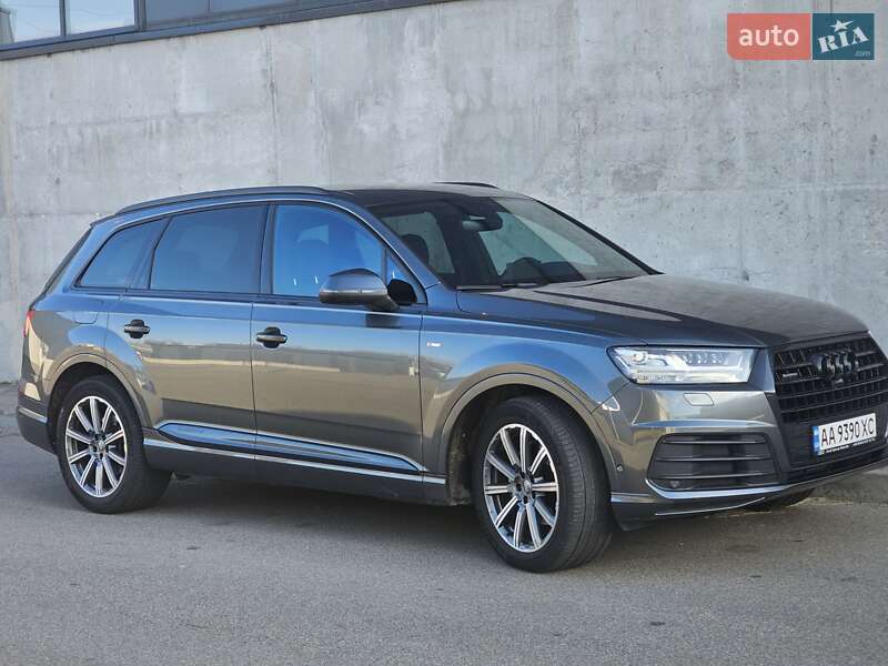 Внедорожник / Кроссовер Audi Q7 2019 в Киеве