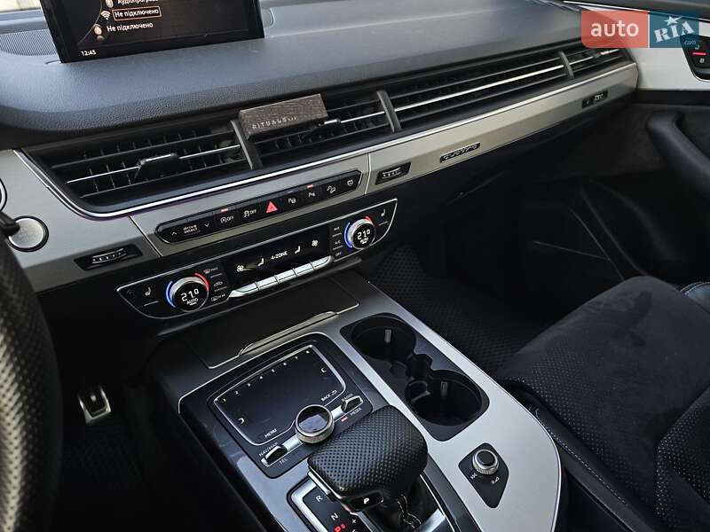 Внедорожник / Кроссовер Audi Q7 2019 в Киеве