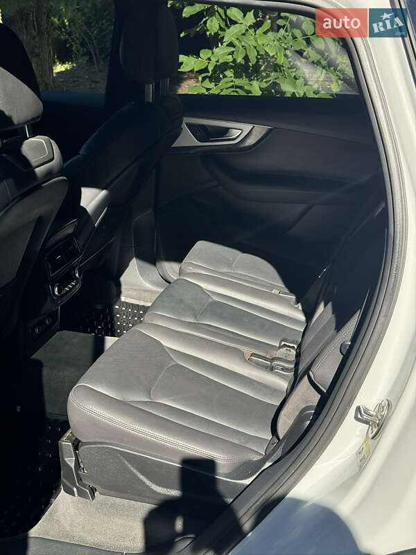 Внедорожник / Кроссовер Audi Q7 2017 в Ровно фото 10 Внедорожник / Кроссовер Audi Q7 2017 в Ровно