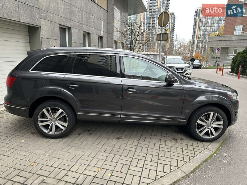 Внедорожник / Кроссовер Audi Q7 2015 в Киеве