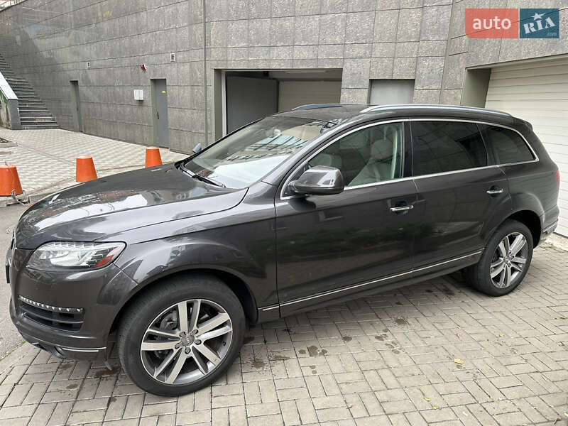 Внедорожник / Кроссовер Audi Q7 2015 в Киеве