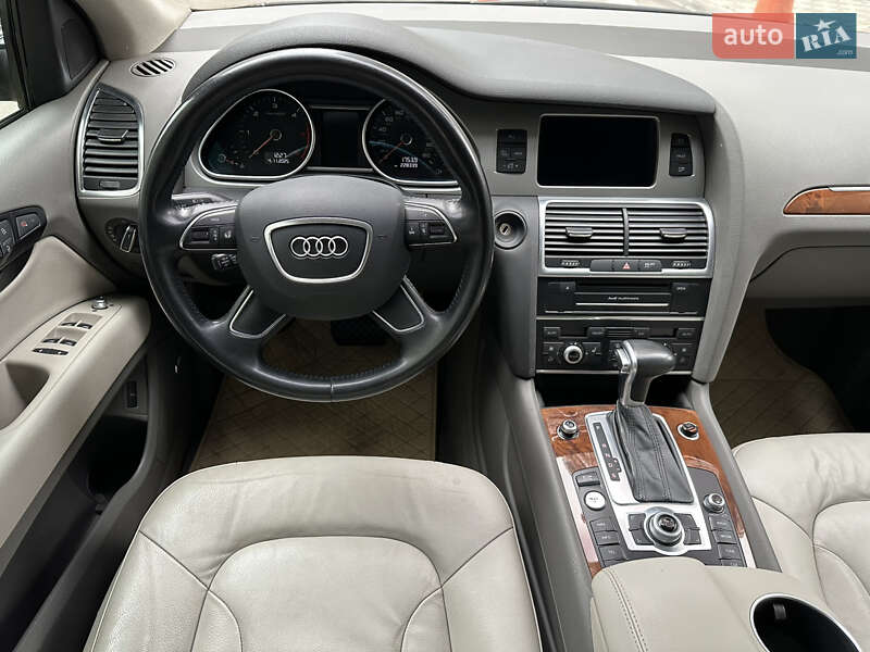 Внедорожник / Кроссовер Audi Q7 2015 в Киеве