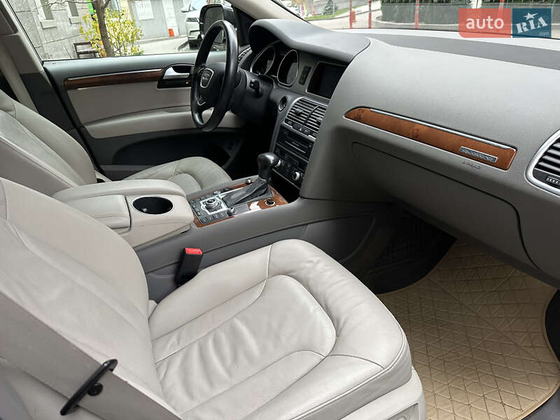 Внедорожник / Кроссовер Audi Q7 2015 в Киеве