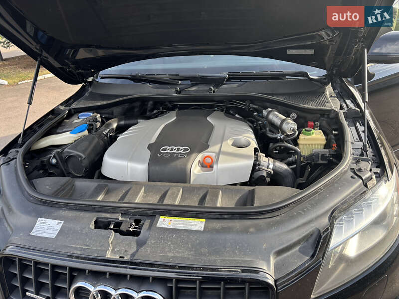 Позашляховик / Кросовер Audi Q7 2013 в Києві