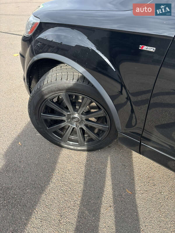 Позашляховик / Кросовер Audi Q7 2013 в Києві