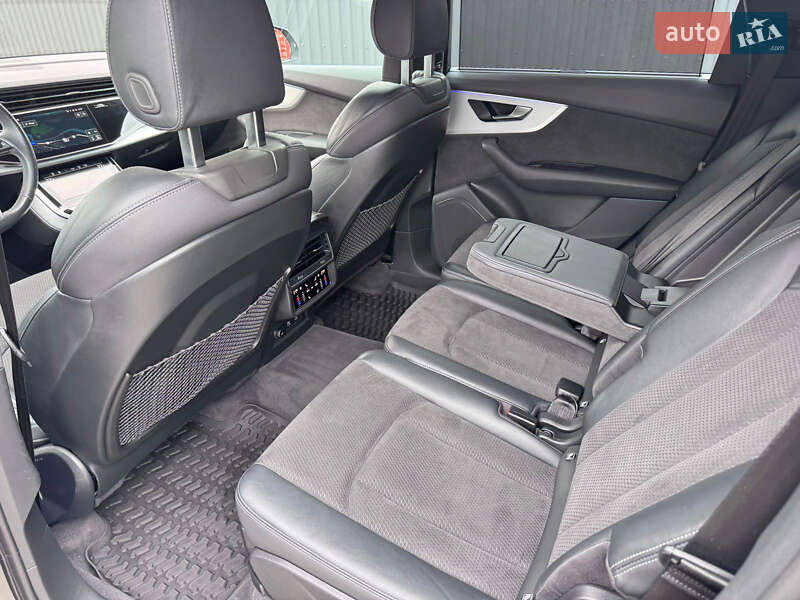 Позашляховик / Кросовер Audi Q7 2022 в Тячеві