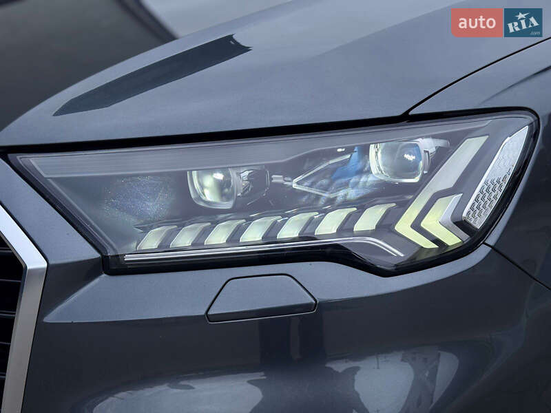 Позашляховик / Кросовер Audi Q7 2022 в Тячеві