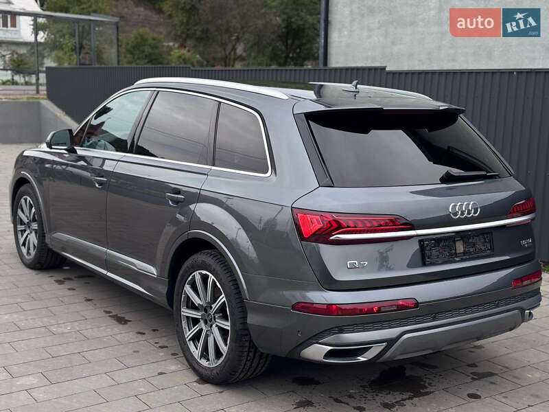 Позашляховик / Кросовер Audi Q7 2022 в Тячеві