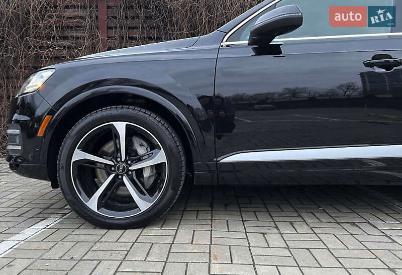 Позашляховик / Кросовер Audi Q7 2018 в Києві фото 29 Позашляховик / Кросовер Audi Q7 2018 в Києві