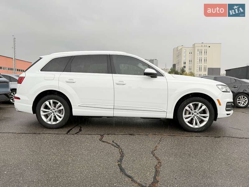 Внедорожник / Кроссовер Audi Q7 2016 в Киеве