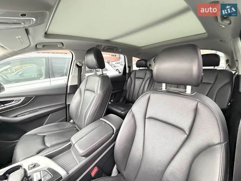 Внедорожник / Кроссовер Audi Q7 2016 в Киеве