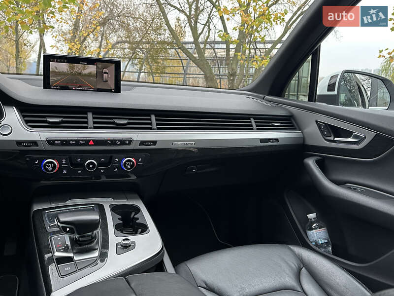 Внедорожник / Кроссовер Audi Q7 2017 в Киеве