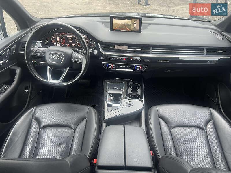 Внедорожник / Кроссовер Audi Q7 2016 в Киеве