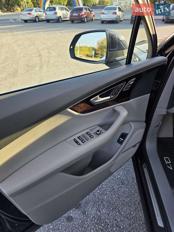 Внедорожник / Кроссовер Audi Q7 2017 в Запорожье