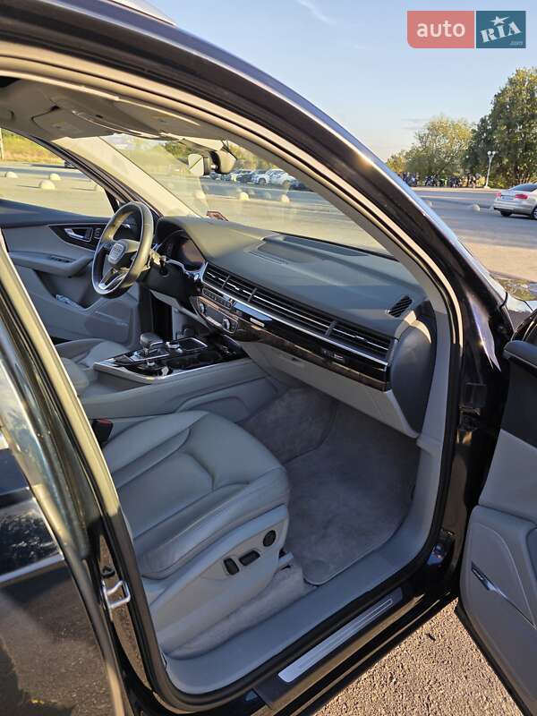 Внедорожник / Кроссовер Audi Q7 2017 в Запорожье