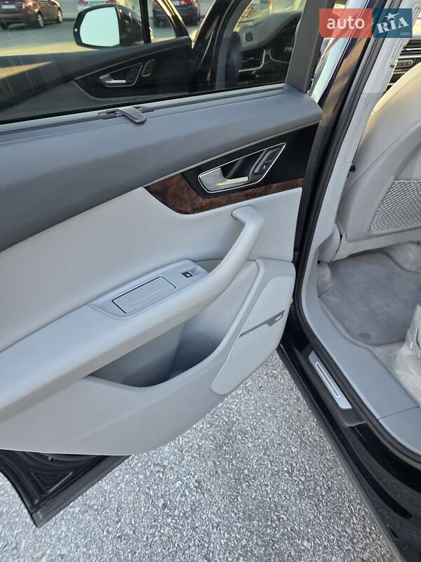 Внедорожник / Кроссовер Audi Q7 2017 в Запорожье