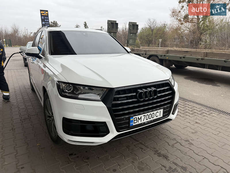 Позашляховик / Кросовер Audi Q7 2017 в Полтаві