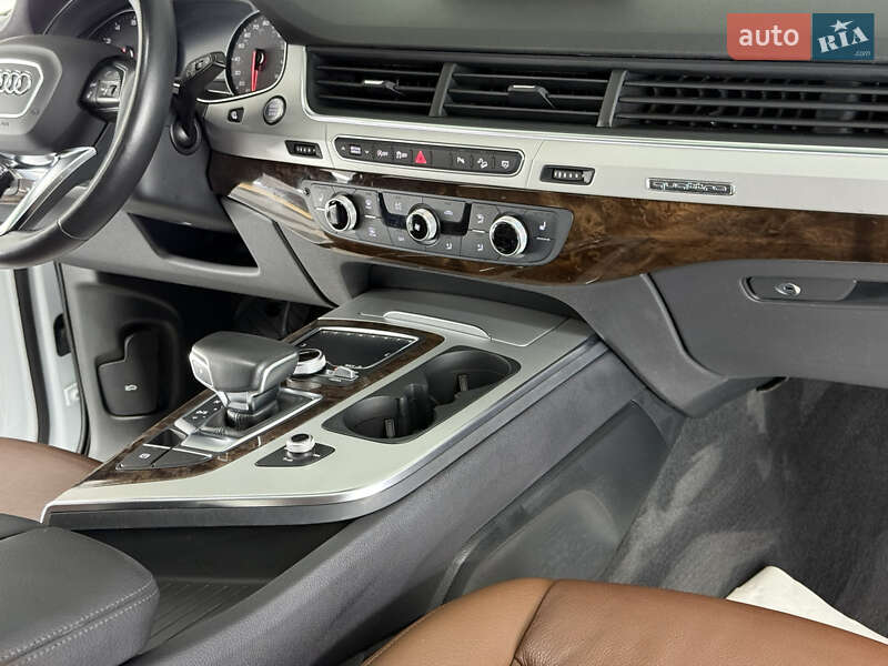 Внедорожник / Кроссовер Audi Q7 2018 в Трускавце