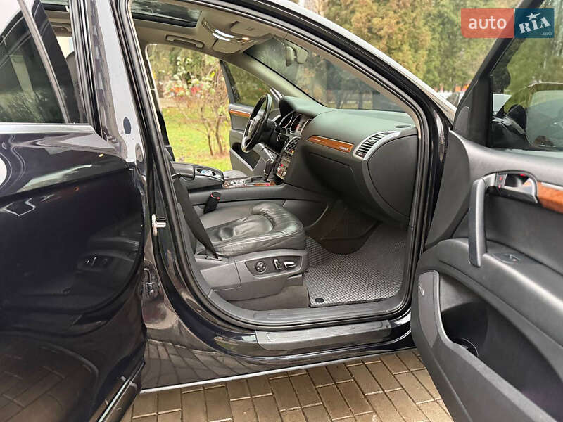 Позашляховик / Кросовер Audi Q7 2010 в Кам'янець-Подільському