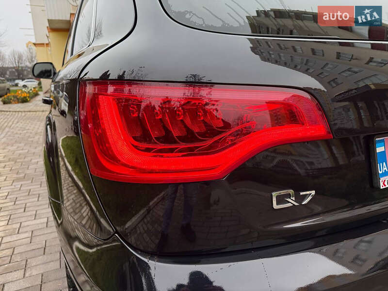 Позашляховик / Кросовер Audi Q7 2010 в Кам'янець-Подільському