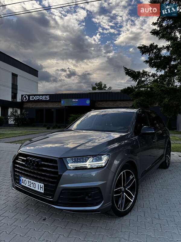 Внедорожник / Кроссовер Audi Q7 2017 в Виноградове