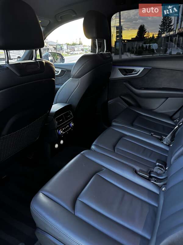 Внедорожник / Кроссовер Audi Q7 2017 в Виноградове