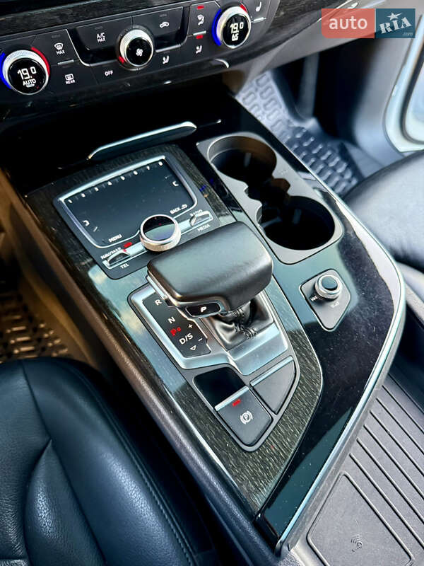 Позашляховик / Кросовер Audi Q7 2018 в Одесі