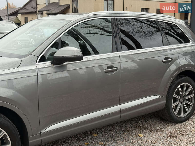 Позашляховик / Кросовер Audi Q7 2016 в Стрию