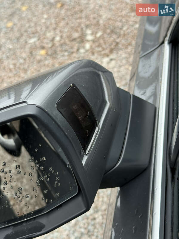 Позашляховик / Кросовер Audi Q7 2016 в Стрию