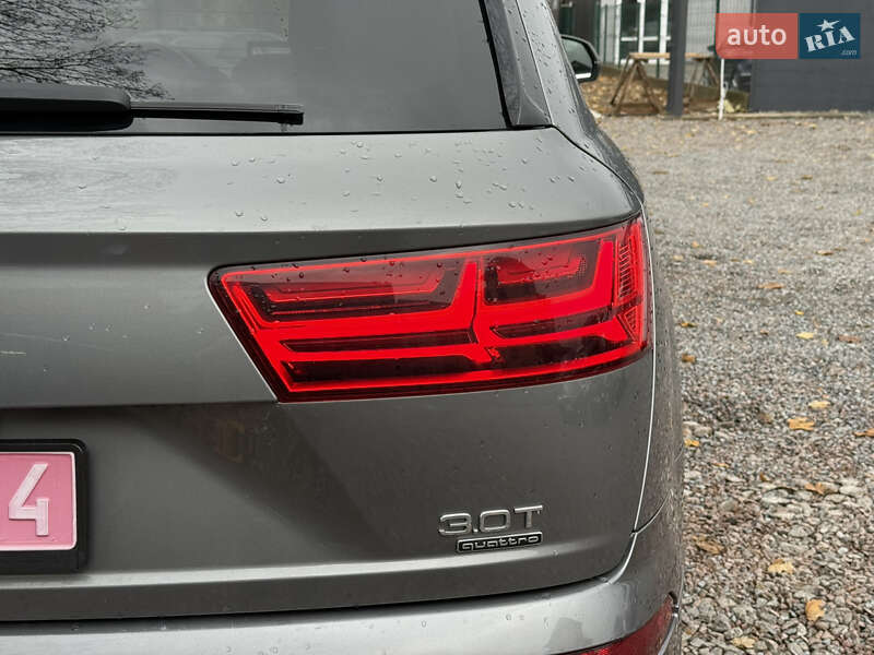Позашляховик / Кросовер Audi Q7 2016 в Стрию