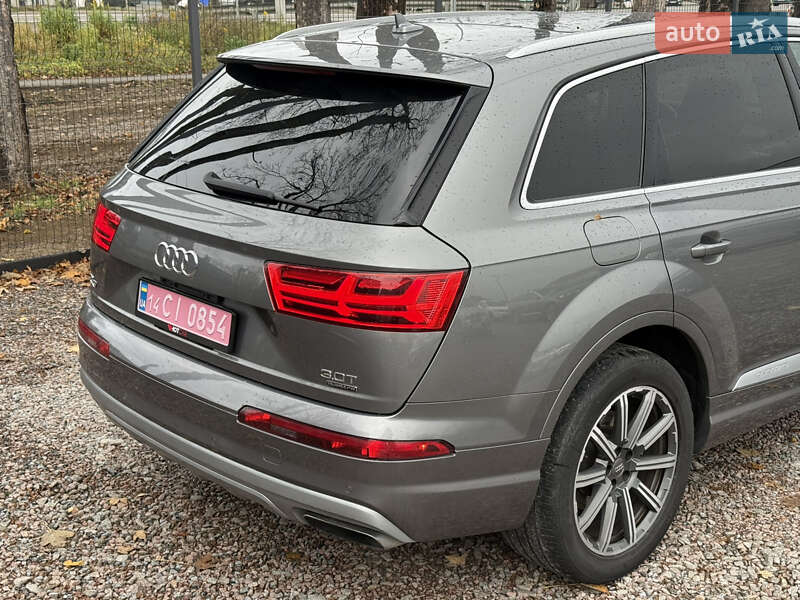 Позашляховик / Кросовер Audi Q7 2016 в Стрию