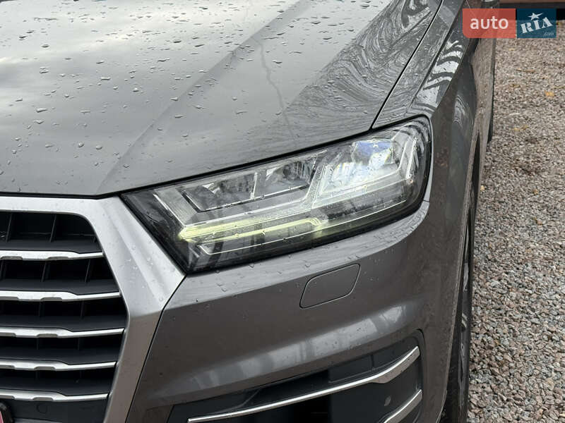 Позашляховик / Кросовер Audi Q7 2016 в Стрию