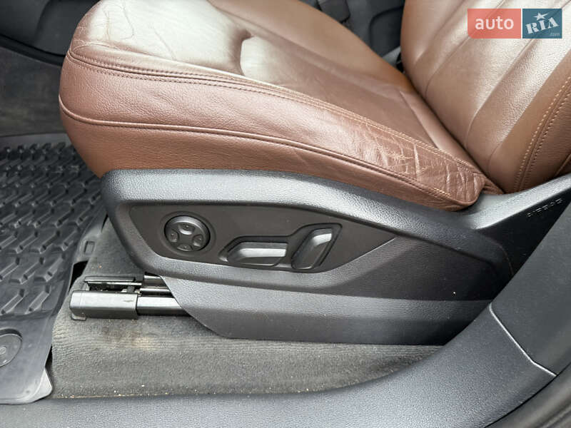 Позашляховик / Кросовер Audi Q7 2016 в Стрию