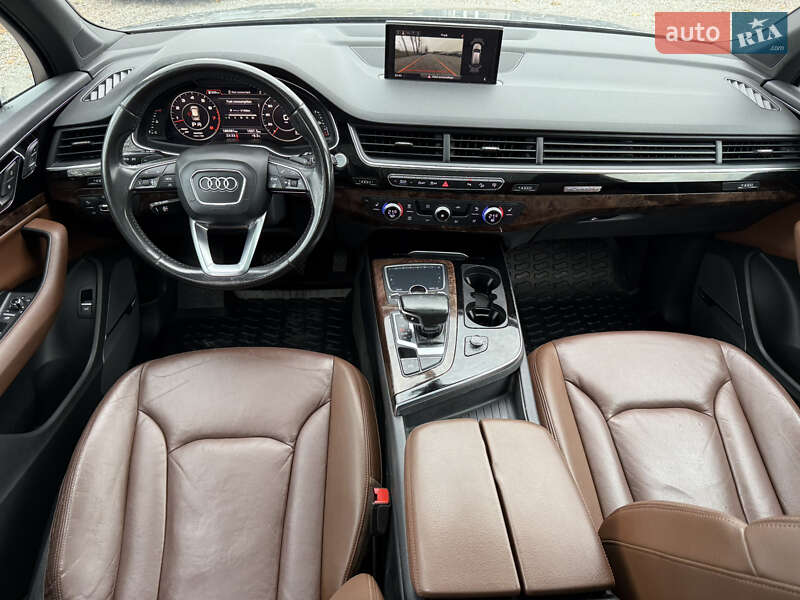Позашляховик / Кросовер Audi Q7 2016 в Стрию