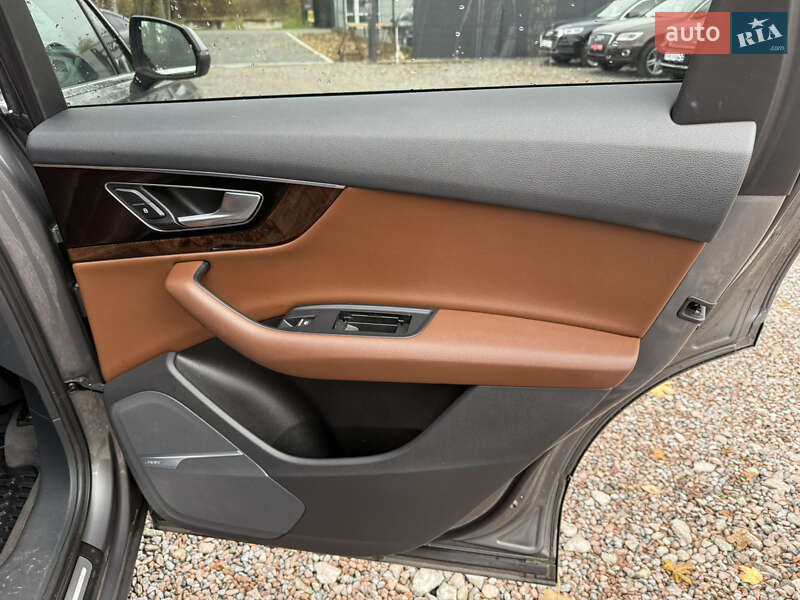 Позашляховик / Кросовер Audi Q7 2016 в Стрию