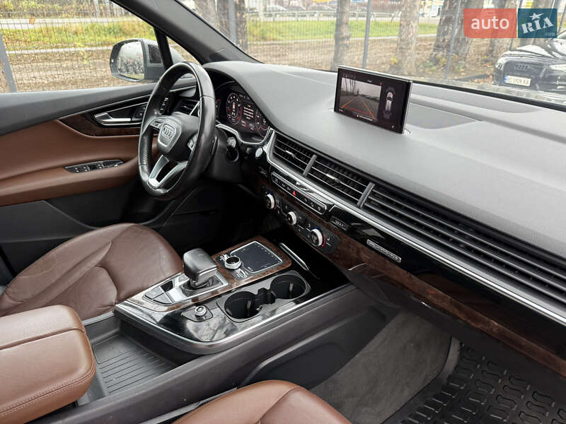 Позашляховик / Кросовер Audi Q7 2016 в Стрию