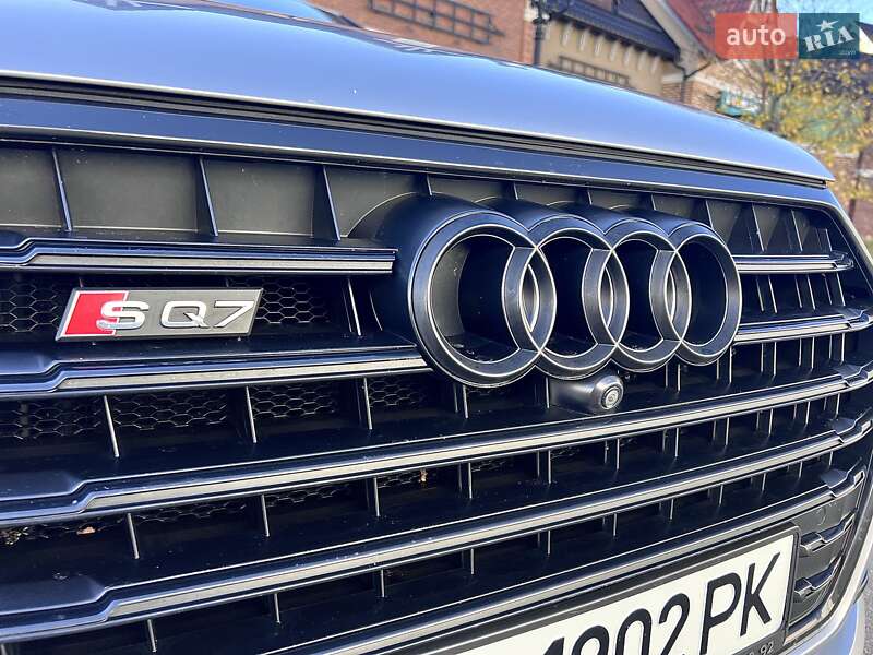 Позашляховик / Кросовер Audi Q7 2017 в Києві