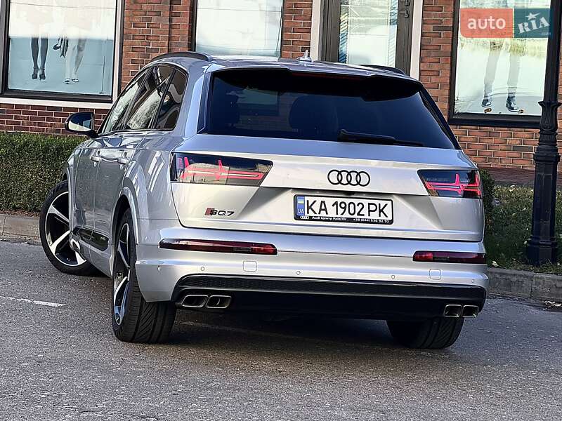 Позашляховик / Кросовер Audi Q7 2017 в Києві
