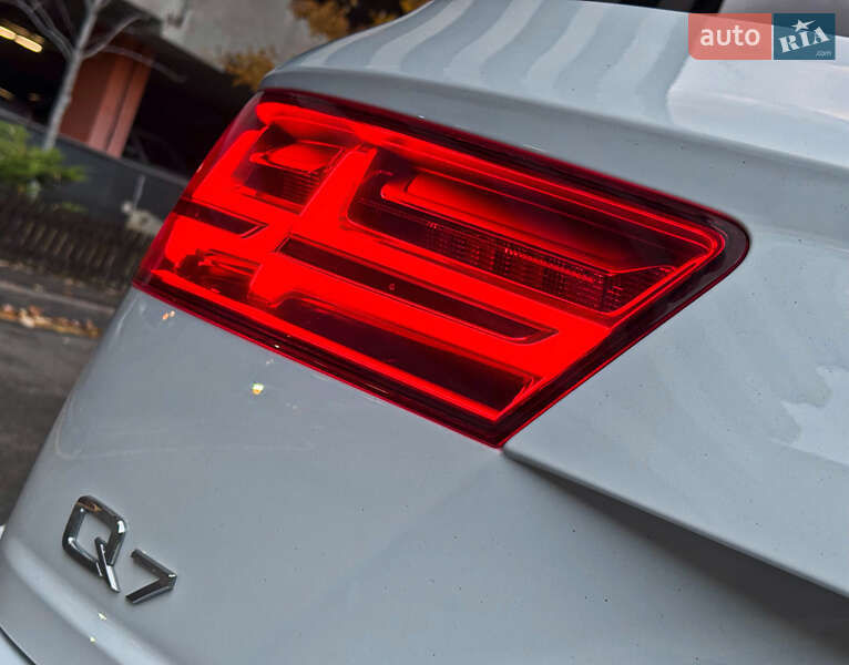 Внедорожник / Кроссовер Audi Q7 2016 в Киеве