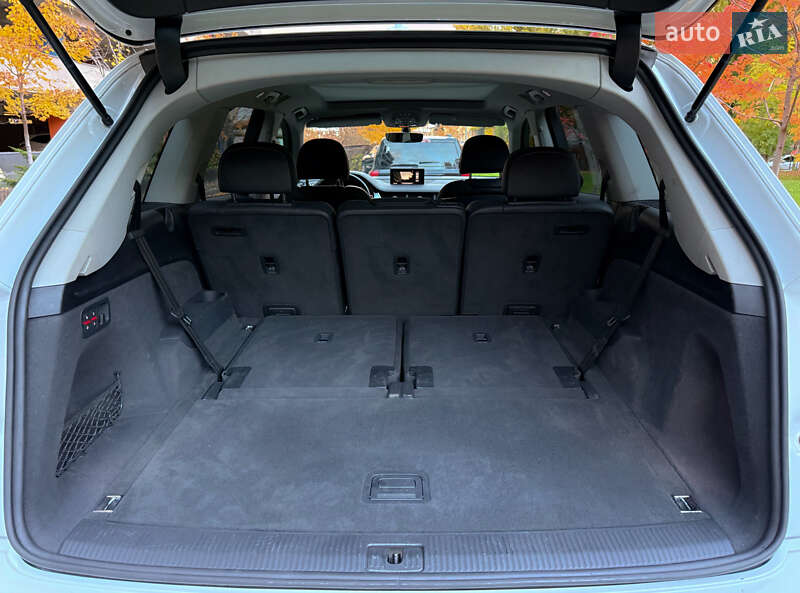 Внедорожник / Кроссовер Audi Q7 2016 в Киеве