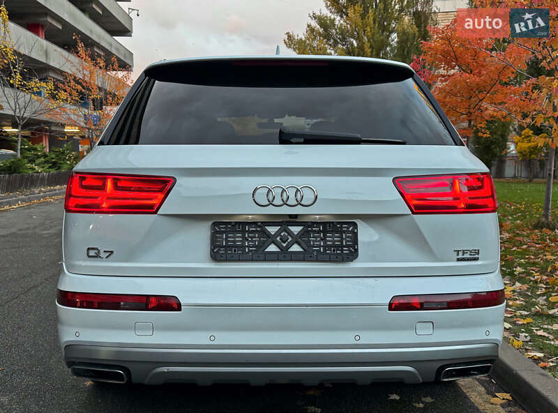 Внедорожник / Кроссовер Audi Q7 2016 в Киеве