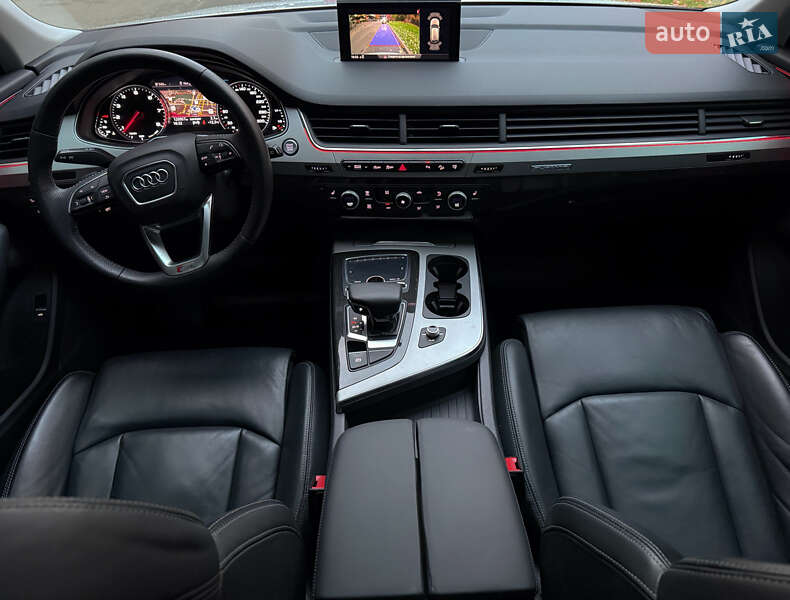 Внедорожник / Кроссовер Audi Q7 2016 в Киеве