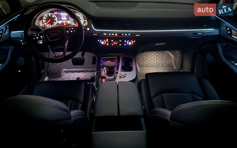 Внедорожник / Кроссовер Audi Q7 2016 в Киеве